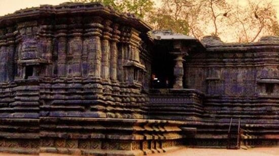 రెండో రోజు (ఆదివారం) రామప్పకు వెళ్తారు. &nbsp;మధ్యాహ్నం 2 గంటలకు లక్నవరం వెళ్తారు.లక్నవరం నుంచి బయల్దేరుతారు. బోటింగ్, లంచ్ ఉంటుంది. అక్కడ్నుంచి&nbsp;హన్మకొండలోని హరిత హోటల్ కి వస్తారు. టీ విరామం ఉంటుంది. 5:30 గంటలకు వరంగల్ నుంచి బయల్దేరుతారు. రాత్రి 9 గంటలకు సికింద్రాబాద్ చేరుకోవటంతో టూర్ ముగుస్తుంది.