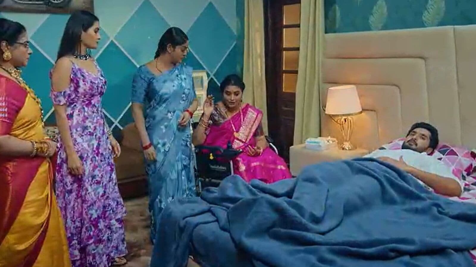 Karthika deepam september 12th episode: కొడుకు చేసిన తప్పుకు కుమిలిపోయిన అనసూయ- కార్తీక్ కి సాయంగా వెళ్ళిన దీప