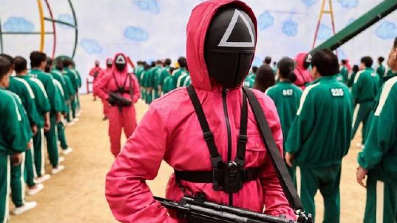 Squid Game: వివాదంలో స్క్విడ్ గేమ్ సిరీస్‍‍.. కోర్టుకెక్కిన బాలీవుడ్ డైరెక్టర్.. స్పందించిన నెట్‍ఫ్లిక్స్