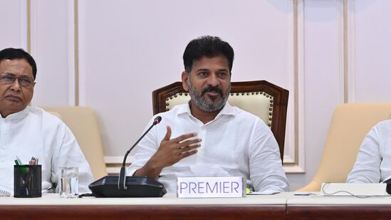 ఇటీవలే రాష్ట్రంలో సంభవించిన భారీ వరదలపై కేబినెట్ భేటీలో చర్చించనున్నారు. కేంద్రం నుంచి సాయం రాబట్టే విషయాలపై మంత్రివర్గం సమాలోచనలు చేయనుంది.&nbsp;