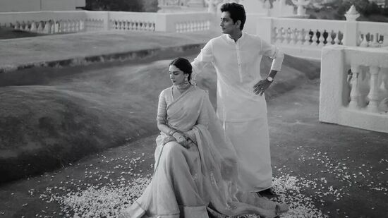 Siddharth Aditi Rao Wedding Photos: ఇలా బ్లాక్ అండ్ వైట్ లోనూ ఈ జంట రాయల్ లుక్ లో కనిపించింది.