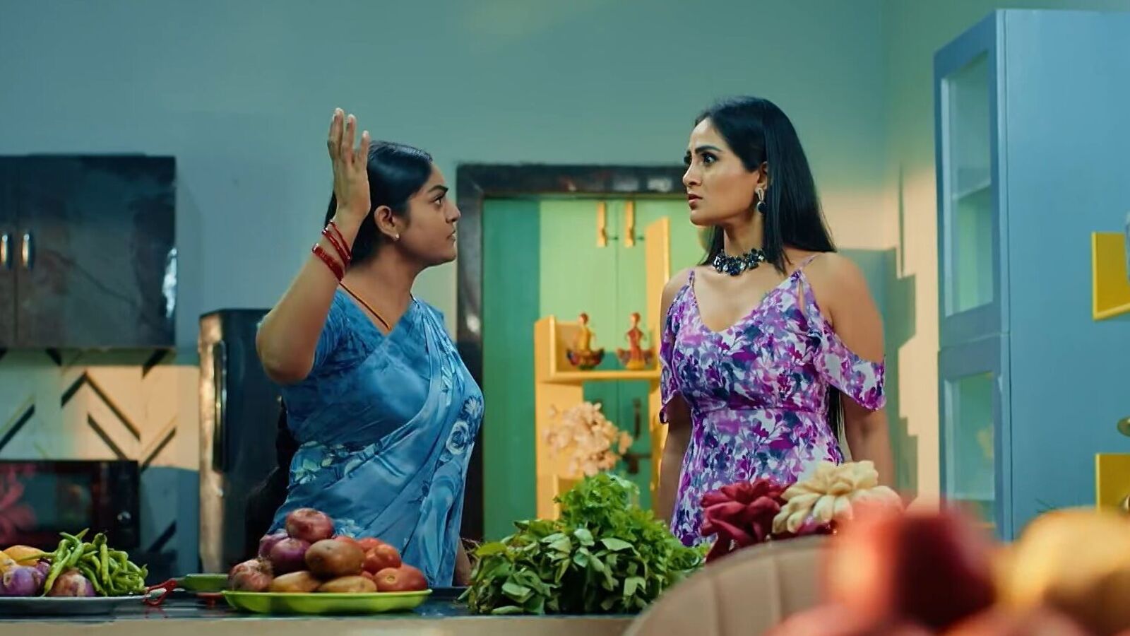 Karthika deepam september 17th episode: జ్యోత్స్న మీదకు చెయ్యి ఎత్తిన దీప- కాశీని చంపేస్తానని స్వప్నకు శ్రీధర్ వార్నింగ్