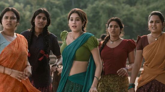 కొరటాల శివ దర్శకత్వంలో తెరకెక్కిన దేవర పార్ట్-1 సినిమాలో జూనియర్ ఎన్టీఆర్ సరసన ఆఫర్‌కి ఒప్పుకున్న జాన్వీ కపూర్ ఎట్టకేలకి టాలీవుడ్‌లోకి అరంగేట్రం చేస్తోంది. ఈ సినిమాలో పక్కా పల్లెటూరి అమ్మాయిగా ఈ ముద్దుగుమ్మ కనిపించబోతోంది. పాన్ ఇండియా మూవీగా ఈ సినిమా సెప్టెంబర్ 27న థియేటర్లలోకి రానుంది. దేవర పార్ట్-2 కూడా రానుంది.&nbsp;