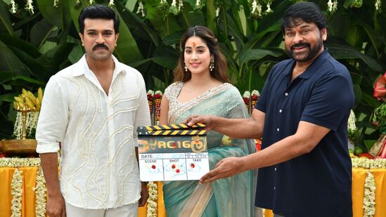 జూనియర్ ఎన్టీఆర్‌‌తో దేవరలో నటిస్తున్న సమయంలోనే రామ్ చరణ్, బుచ్చి బాబు కాంబినేషన్‌లో రాబోతున్న ఆర్‌సీ16 సినిమాలోనూ జాన్వీ నటించబోతోంది. ఈ మూవీ ముహూర్తం షాట్‍కు మెగాస్టార్ చిరంజీవి క్లాప్ కొట్టారు. దేవర సినిమా హిట్ అయితే.. జాన్వీకి టాలీవుడ్‌లో అవకాశాలు పెరిగే అవకాశం ఉంది.&nbsp;