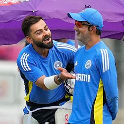 <p>Ind vs Ban: ఢిల్లీ బాయ్స్ విరాట్ కోహ్లి, గౌతమ్ గంభీర్ ఎలా నవ్వుతూ ఎంజాయ్ చేస్తున్నారో చూశారు కదా. గంభీర్ టీమిండియా హెడ్ కోచ్ అయిన తర్వాత విరాట్ తో అతడు ఎలా ఉంటాడో అన్న సందేహాలకు ఈ ఫొటో సమాధానం చెప్పేసినట్లే.</p>