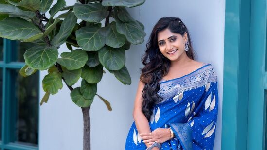 బిగ్‌బాస్ తెలుగు సీజ‌న్ 6లో కంటెస్టెంట్‌గా పాల్గొన్న వాసంతి కృష్ణ‌న్ 10వారాల పాటు హౌజ్‌లో ఉంది. 70వ రోజు ఎలిమినేట్ అయ్యింది.&nbsp;