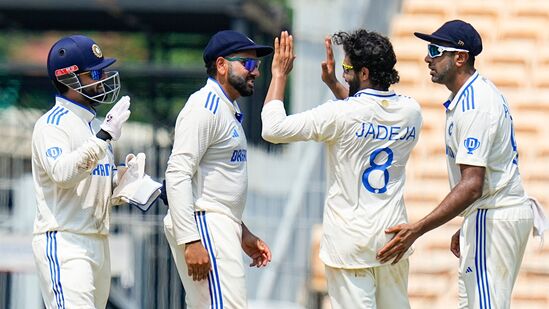 India vs Bangladesh 1st Test: బ్యాటింగ్ లో సెంచరీ మిస్సయినా.. బౌలింగ్ లోనూ రెండు వికెట్లు తీసి బంగ్లా పతనాన్ని శాసించాడు రవీంద్ర జడేజా