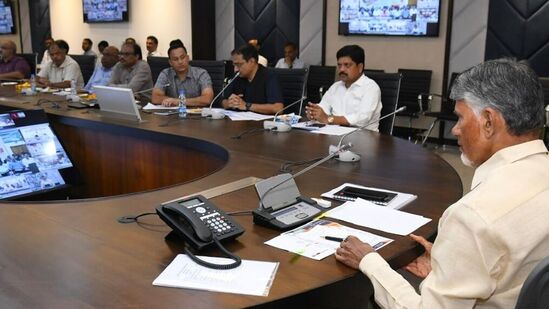 ఆంధ్రప్రదేశ్‌ ప్రభుత్వం అధికారంలోకి వచ్చిన వెంటనే ఉచిత ఇసుక పాలసీని ప్రతిష్టాత్మకంగా అమలు చేస్తోంది. ఇసుక రవాణాపై నిఘా ఉంచుతూ ప్రజలకు ఉచితంగా ఇసుకను అందించే ఏర్పాట్లు చేస్తున్నారు. టోల్‌ ఫ్రీ ద్వారా ఫిర్యాదులు చేసే అవకాశం కల్పించారు. టోల్‌ ఫ్రీ నంబర్ 1800 599 4599