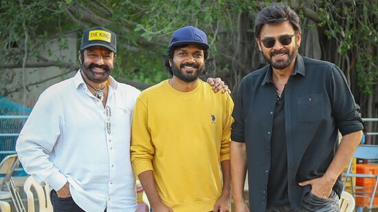 వెంక‌టేష్, అనిల్‌రావిపూడి మూవీ సెట్స్‌లో బాల‌కృష్ణ సంద‌డి చేశాడు. సెట్స్‌లోకి గెస్ట్‌గా అడుగుపెట్టిన బాల‌కృష్ణ టీమ్‌కు స‌డెన్ స‌ర్‌ప్రైజ్ ఇచ్చారు.&nbsp;