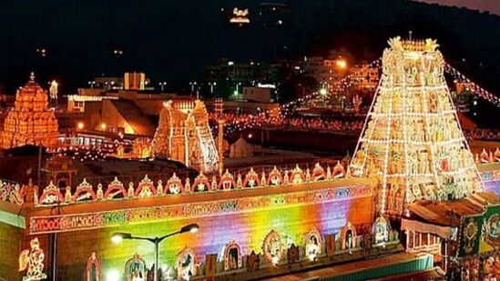 నామినేటెడ్‌ పదవుల భర్తీలో భాగంగా కేవలం టీటీడీ భోర్డు సభ్యత్వాల కోసమే బీజేపీలో దాదాపు 250దరఖాస్తులు వచ్చినట్టు పార్టీ వర్గాల్లో ప్రచారం జరుగుతోంది. &nbsp;ఛైర్మన్‌ తమకు కేటాయించాలని ఆ పార్టీ నేతలు కోరుతున్నట్టు బీజేపీ నేతలు చెబుతున్నారు.&nbsp;