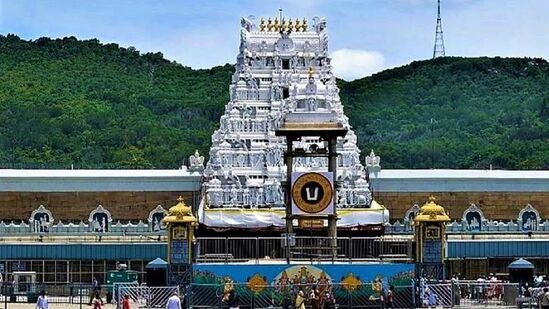 తిరుమల తిరుపతి దేవస్థానం ఛైర్మన్ బాధ్యతల్ని ఎవరికి అప్పగిస్తారనే దానిపై రకరకాల పేర్లు తెరపైకి వచ్చాయి. మరోవైపు నామినేటెడ్ పదవుల్లో తమకు ప్రాధాన్యం ఇవ్వాలని బీజేపీ పట్టుబడుతున్నట్టు తెలుస్తోంది. టీటీడీ ఛైర్మన్‌ సహా కీలక పదవుల్లో తమకు భాగస్వామ్యం ఉండాలని బీజేపీ కోరుతోంది.&nbsp;