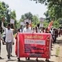 ఏపీలో వాలంటీర్లు పోరు బాట, విధుల్లోకి తీసుకోవాలని ఆందోళన ఏపీలో వాలంటీర్లు పోరు బాట, విధుల్లోకి తీసుకోవాలని ఆందోళన