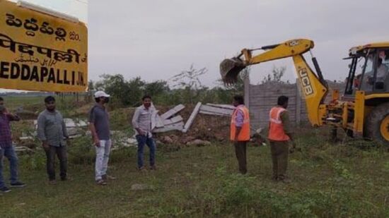 పెద్దపల్లిలో ఆక్రమణలపై అధికారుల సర్వే