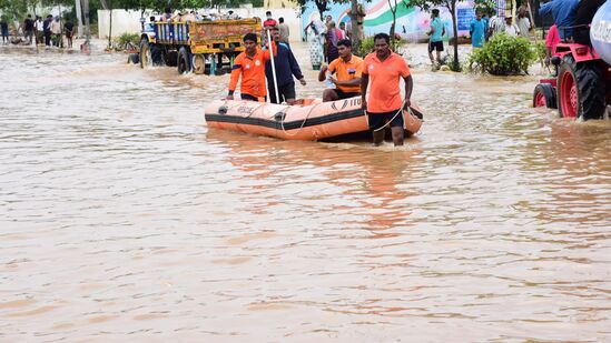 వరద ముంపు బాధితులకు ఉచితంగా సర్టిఫికెట్లు ఇవ్వాలని ప్రభుత్వ నిర్ణయం