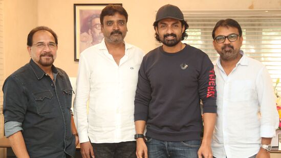 Devara Success Celebrations: &nbsp;దేవర మూవీని ఎన్టీఆర్ ఆర్ట్స్, యువసుధ ఆర్ట్స్ సంయుక్తంగా నిర్మించిన విషయం తెలిసిందే.