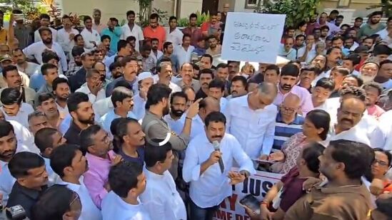 మూసీ బాధితులతో బీఆర్ఎస్ నేతల బృందం