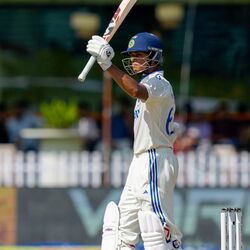 <p>Ind vs Ban 2nd Test: బంగ్లాదేశ్ తో జరుగుతున్న రెండో టెస్ట్ తొలి ఇన్నింగ్స్ లో టీమిండియా బ్యాటర్లు టీ20 స్టైల్లో చెలరేగిపోయారు. రోహిత్, యశస్వి, శుభ్‌మన్ రెచ్చిపోయి బ్యాటింగ్ చేయడంతో ఇండియన్ టీమ్ వరల్డ్ రికార్డు క్రియేట్ చేసింది.</p>