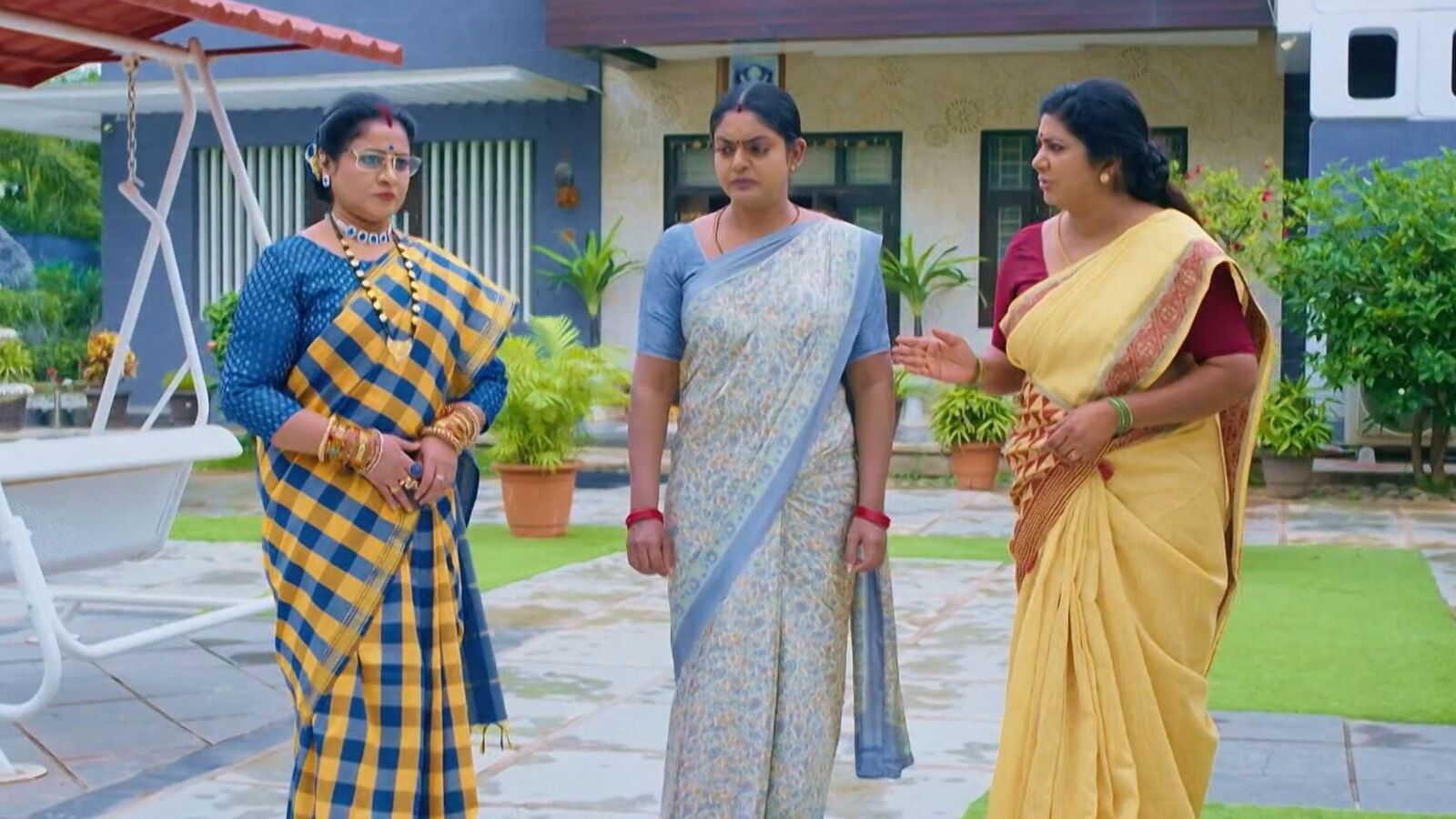 Karthika deepam october 2nd episode: ఒక్కో సీన్ ఒక్కో తూటానే- పారిజాతానికి గడ్డి పెట్టిన అనసూయ, తండ్రిని ఏకేసిన కొడుకు