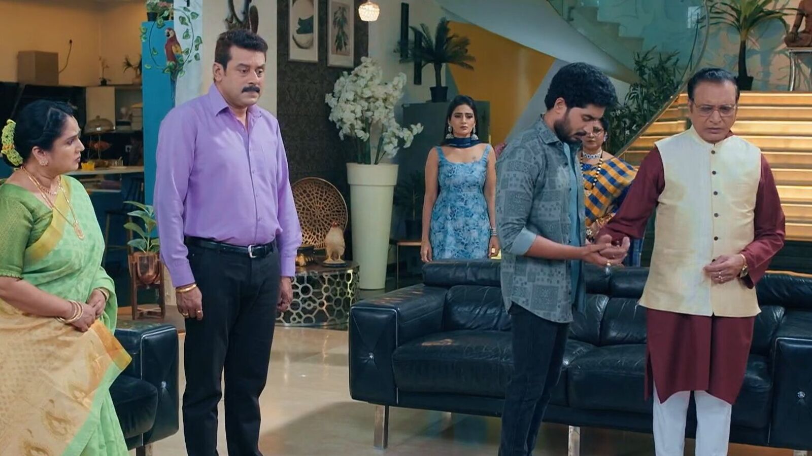 Karthika deepam october 3rd episode: తన తల్లి కన్నీళ్ళు తుడవమన్న కార్తీక్- ఎవరినీ క్షమించేది లేదన్న శివనారాయణ