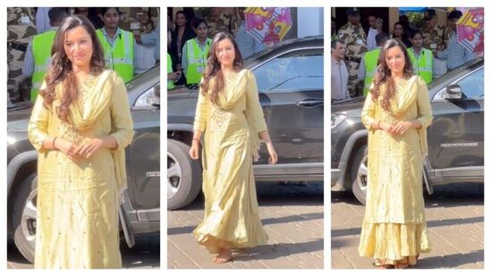Celebrities Fashion: ఈ మధ్యే స్త్రీ2 మూవీతో బ్లాక్ బస్టర్ కొట్టిన శ్రద్ధా కపూర్ కూడా షరారా సూట్ లో కనిపించింది.