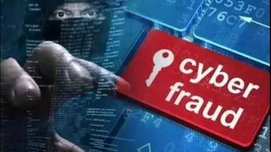 డబ్బులు కొట్టేసిన సైబర్ నేరగాళ్లు