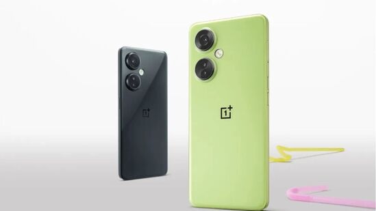 OnePlus Nord CE 3: వన్ ప్లస్ నార్డ్ సీఈ 3 స్మార్ట్ ఫోన్ ను అమెజాన్ సేల్ లో రూ.16,075కు కొనుగోలు చేయవచ్చు. ఎస్ బీఐ బ్యాంక్ క్రెడిట్ కార్డు నుంచి కొనుగోలు చేస్తే రూ.1,000 తగ్గింపు లభిస్తుంది. ఈ ఫోన్ లో 108 ఎంపీ ట్రిపుల్ రియర్ కెమెరా సెటప్, 16 మెగాపిక్సెల్ సెల్ఫీ కెమెరా ఉన్నాయి. ఈ ఫోన్ లో 67వాట్ ఫాస్ట్ ఛార్జింగ్ సపోర్ట్ తో 5000 ఎంఏహెచ్ బ్యాటరీ ఉంది.