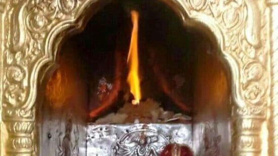 భారత దేశానికి స్వాతంత్ర్యం వచ్చిన తర్వాత జ్వాలాముఖి మిస్టరీని కనుగొనేందుకు బ్రిటీషర్లు, శాస్త్రవేత్తలు ప్రయత్నించారు. కానీ పెద్దగా ఫలితం దక్కలేదు. భారత దేశానికి స్వాతంత్ర్యం వచ్చిన తర్వాత జ్వాలాముఖి మిస్టరీని కనుగొనేందుకు బ్రిటీషర్లు, శాస్త్రవేత్తలు ప్రయత్నించారు. కానీ పెద్దగా ఫలితం దక్కలేదు.