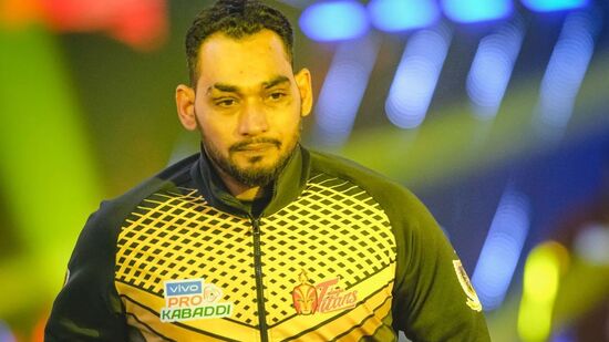 Pro Kabaddi League All Time Best 7: డిఫెండర్ రవీందర్ పహల్ కూడా అత్యుత్తమ డిఫెండర్లలో ఒకడిగా చెప్పొచ్చు. పహల్ 124 మ్యాచ్ లలో 339 ట్యాకిల్ పాయింట్లు సాధించాడు.