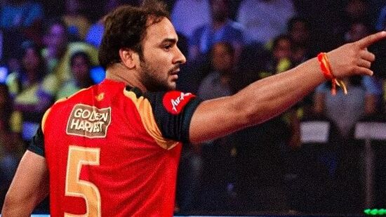 Pro Kabaddi League All Time Best 7: పీకేఎల్ బెస్ట్ డిఫెండర్లలో ఒకడు మంజీత్ చిల్లర్. ఇప్పటి వరకూ 391 ట్యాకిల్ పాయింట్లు అతని సొంతం.&nbsp;