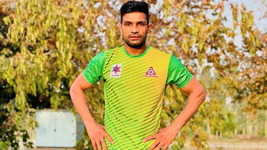 Pro Kabaddi League All Time Best 7: దీపక్ నివాస్ ఓ ఆల్ రౌండర్. రైడింగ్ తోపాటు డిఫెండింగ్ లోనూ అతనికి తిరుగులేదు. పీకేఎల్ కెరీర్లో 1020 రైడ్ పాయింట్లు సాధించడం విశేషం.