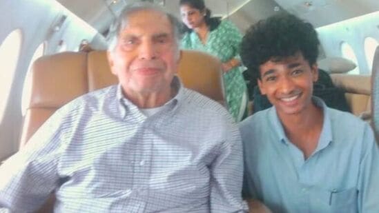 ఆ సమయంలో రతన్ టాటా తన వద్ద పనిచేయడానికి శంతనును ఆహ్వానించారు. శంతను నాయుడు గత పదేళ్లుగా రతన్ టాటా వద్ద పనిచేస్తున్నారు. ఇద్దరూ క్లోజ్ ఫ్రెండ్స్ అయ్యారు. గత కొన్నేళ్లుగా రతన్ టాటా వెంట శంతను నాయుడు నిత్యం కనిపిస్తూనే ఉన్నారు.