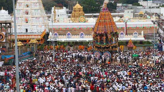 రథోత్సవానికి విశిష్టమైన ఆధ్యాత్మికార్థం ఉంది. కఠోపనిషత్తులో ఆత్మకు, శరీరానికీ ఉండే సంబంధాన్ని రథరూపకల్పనతో వివరించడం జరిగింది. ఆత్మ రథికుడు, శరీరమే రథం, బుద్ధి సారథి, మనస్సు పగ్గం, ఇంద్రియాలే గుర్రాలు, విషయాలే వీధులు. ఈ రీతిలో శరీరాన్ని రథంతో పోల్చడంతో – స్థూలశరీరం వేరనీ, సూక్ష్మశరీరం వేరనీ, ఆత్మ అందుకు భిన్నమనే ఆత్మానాత్మ వివేకం కలుగుతుంది.&nbsp;