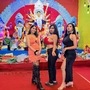అమ్మవారి ముందు రివీలింగ్​ దుస్తులు ధరించి..