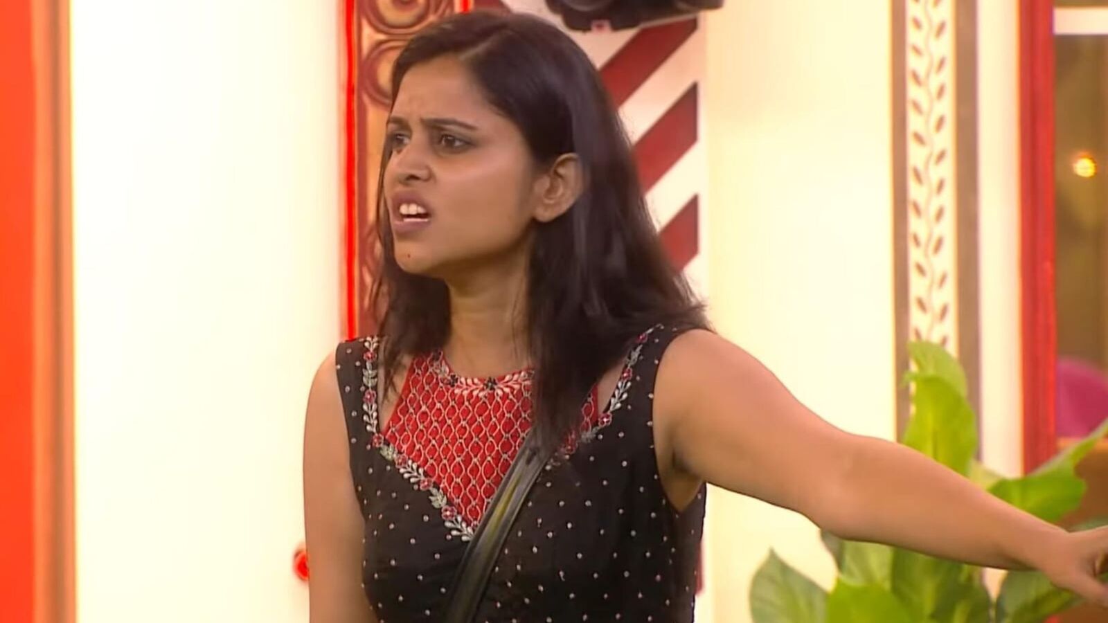 Bigg Boss Yashmi: నా కాలు విరిగిపోయిన పర్లేదన్న యష్మీ.. కిరాయికి వచ్చినట్లుందని చెప్పాడంటూ నబీల్ (వీడియో)
