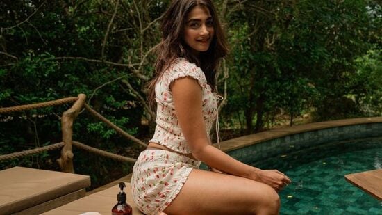 Pooja Hegde Birthday: అడవిలో స్విమ్మింగ్ పూల్ పక్కన పూజా హెగ్డే