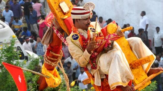 విజయనగరం పైడితల్లి అమ్మవారి సిరిమానోత్సవం (ఫైల్ ఫోటో)