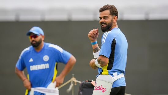 Ind vs NZ 1st Test: న్యూజిలాండ్ తో జరిగే మూడు టెస్టుల సిరీస్ లో సెంచరీ సాధిస్తే టెస్టు క్రికెట్ చరిత్రలో అత్యధిక సెంచరీలు చేసిన బ్యాట్స్ మెన్ జాబితాలో డాన్ బ్రాడ్ మన్ ను కోహ్లీ అధిగమిస్తాడు. కోహ్లీ ఇప్పటివరకు 29 టెస్టు సెంచరీలు సాధించాడు. డాన్ బ్రాడ్ మన్ 52 టెస్టుల్లో 80 ఇన్నింగ్స్ ల్లో 29 సెంచరీలు చేశాడు.