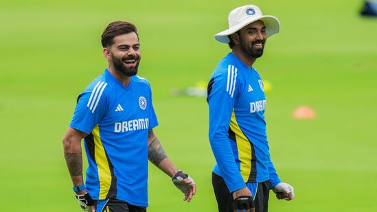 Ind vs NZ 1st Test: బెంగళూరులో న్యూజిలాండ్ తో జరగనున్న తొలి టెస్టులోనే విరాట్ కోహ్లి టెస్టుల్లో 9 వేల పరుగుల మైలురాయిని అందుకునే అవకాశం ఉంది. ఈ మైల్ స్టోన్ కు అతడు 53 పరుగుల దూరంలోనే ఉన్నాడు.