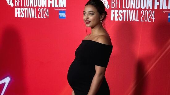 Radhika Apte Pregnancy: &nbsp;తన నెక్ట్స్ మూవీ సిస్టర్ మిడ్‌నైట్ యూకే ప్రీమియర్ సందర్భంగా రాధికా తన ప్రెగ్నెన్సీని బయటపెట్టింది. బేబీ బంప్ తో కనిపించి షాకిచ్చింది.