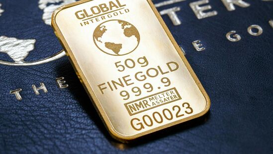 వరంగల్లో పసిడి ధరలు ఈ విధంగా ఉన్నాయి. 10 గ్రాముల పసిడి ధరలు వరుసగా రూ. 71,610- రూ. 78,120గా ఉన్నాయి. 100 గ్రాముల వెండి రేటు రూ. 1,031గాను.. కేజీ వెండి రేటు రూ. 1,03,100గాను కొనసాగుతున్నాయి. వరంగల్లో పసిడి ధరలు ఈ విధంగా ఉన్నాయి. 10 గ్రాముల పసిడి ధరలు వరుసగా రూ. 71,610- రూ. 78,120గా ఉన్నాయి. 100 గ్రాముల వెండి రేటు రూ. 1,031గాను.. కేజీ వెండి రేటు రూ. 1,03,100గాను కొనసాగుతున్నాయి.