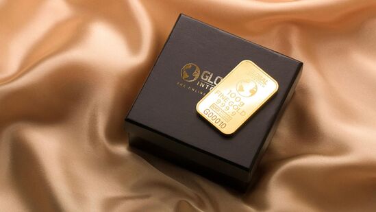 అమరావతి (విజయవాడ)లో 10 గ్రాముల పసిడి (22క్యారెట్లు) ధర రూ. 71,610గా ఉంది. 24 క్యారెట్ల గోల్డ్ ప్రైజ్ రూ. 78,120గా ఉంది. కేజీ వెండి ధర రూ. 1,03,100గా ఉంది. అమరావతి (విజయవాడ)లో 10 గ్రాముల పసిడి (22క్యారెట్లు) ధర రూ. 71,610గా ఉంది. 24 క్యారెట్ల గోల్డ్ ప్రైజ్ రూ. 78,120గా ఉంది. కేజీ వెండి ధర రూ. 1,03,100గా ఉంది.