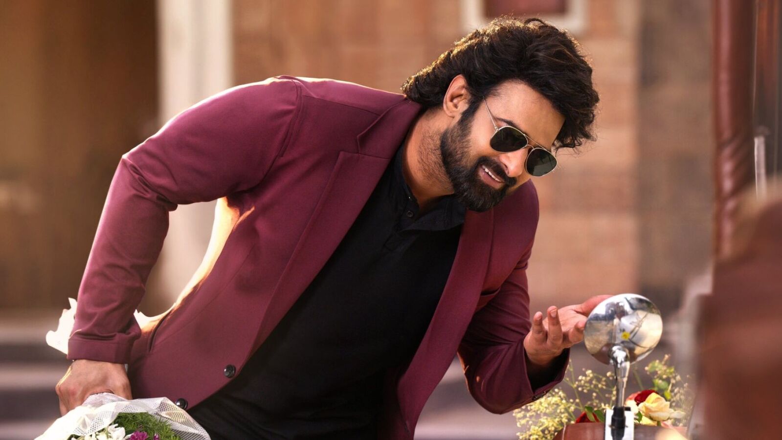 The Raja Saab: రాజా సాబ్ నుంచి ప్రభాస్ స్పెషల్ పోస్టర్ వచ్చేస్తోంది.. ఎప్పుడో చెప్పేసిన డైరెక్టర్ మారుతి