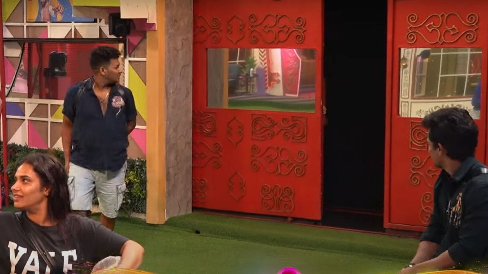 Bigg Boss 8 Telugu: వెళ్లిపోతానన్న అవినాశ్.. డోర్ తెరిచిన బిగ్‍బాస్: వీడియో