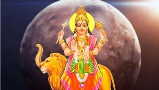 ధంతేరాస్ పండుగ చాలా పవిత్రమైనది. అక్టోబర్ 29 ధంతేరాస్. ఈ రోజున బుధుడు వృశ్చిక రాశిలోకి ప్రవేశిస్తాడు. బుధుడు ఈ రాశిలోకి ప్రవేశించి శుక్రుడితో కలిసి లక్ష్మీ నారాయణ యోగాన్ని ఏర్పరుస్తాడు. బుధుడి సంచారం మొత్తం 12 రాశులను ప్రభావితం చేస్తుంది. అయితే ఇది 4 రాశులకు శుభప్రదంగా ఉంటుంది. ఈ లక్కీ రాశుల గురించి తెలుసుకుందాం..