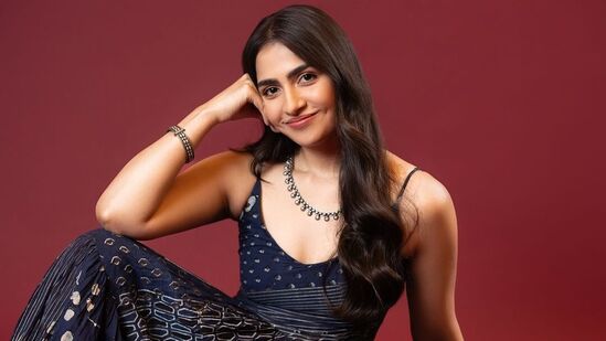 స‌ప్త‌సాగ‌రాలు దాటి మూవీ బాక్సాఫీస్ వ‌ద్ద యావ‌రేజ్‌గా నిలిచినా రుక్మిణి వ‌సంత్‌కు మాత్రం మంచి పేరు తెచ్చిపెట్టింది.&nbsp;