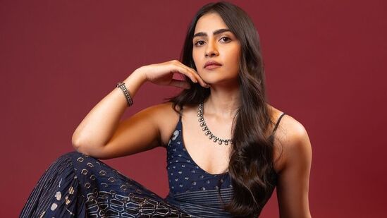 నిఖిల్ హీరోగా న‌టిస్తోన్న అప్పుడో ఇప్పుడో ఎప్పుడో మూవీతో టాలీవుడ్‌లోకి ఎంట్రీ ఇవ్వ‌బోతున్న‌ది రుక్మిణి వ‌సంత్‌.&nbsp;
