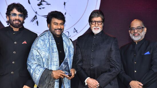 Chiranjeevi ANR Award: ఏఎన్నార్ నేషనల్ అవార్డుల ప్రదానోత్సవం హైదరాబాద్ లోని అన్నపూర్ణ స్టూడియోస్ లో జరిగింది.
