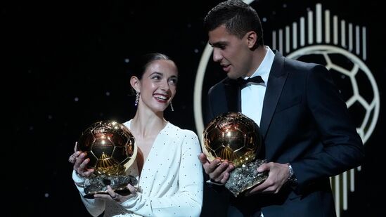 Ballon D'Or Awards: ఫ్రెంచ్ ఫుట్ బాల్ అసోసియేషన్ ఉమెన్స్ ఫుట్ బాల్ ఆఫ్ ది ఇయర్ అవార్డును బొన్మాటి గెలుచుకోవడం ఇది రెండోసారి.