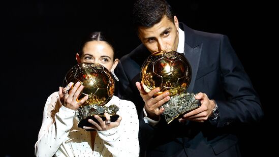 Ballon D'Or Awards: బ్రెజిల్ ప్లేయర్ విసినియస్ జూనియర్ ను వెనక్కి నెట్టి రోడ్రీ ఈ అవార్డును సొంతం చేసుకున్నాడు. అటు మహిళలల్లోనూ ఈ అవార్డు స్పెయిన్ కే చెందిన ఐటానా బొన్మాటీకి దక్కింది.