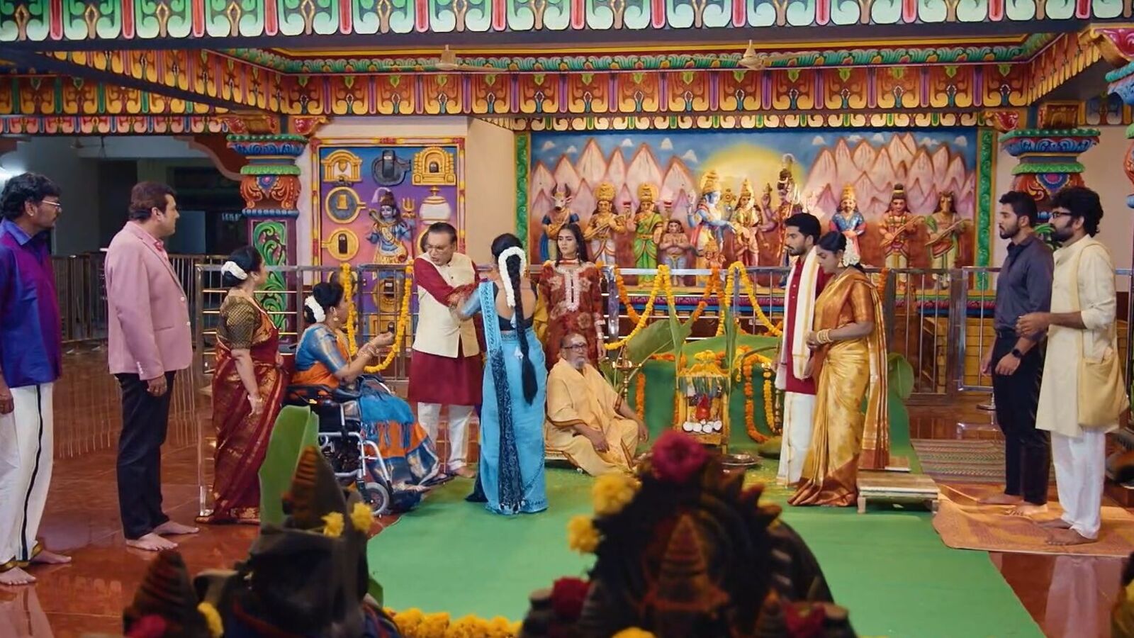 Karthika deepam october 31st episode: వ్రతం పూర్తి చేసిన కొత్త దంపతులు- దీప, కార్తీక్ ని ఆశీర్వదించి శివనారాయణ, సుమిత్ర